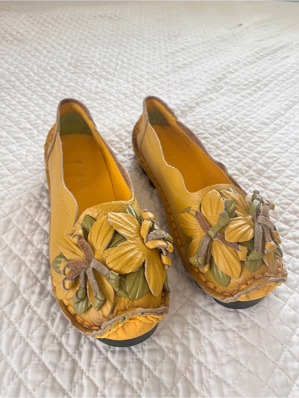 Socofy yellow mustard genuine leather flats size 8.5